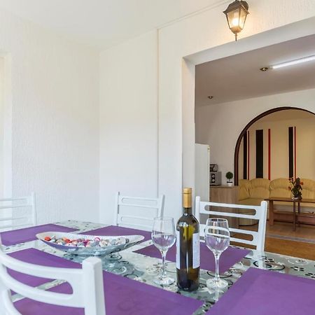 Nice Apartment In Pula With Kitchen المظهر الخارجي الصورة