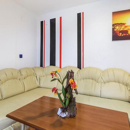 Nice Apartment In Pula With Kitchen المظهر الخارجي الصورة