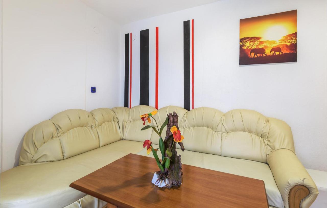 Nice Apartment In Pula With Kitchen المظهر الخارجي الصورة