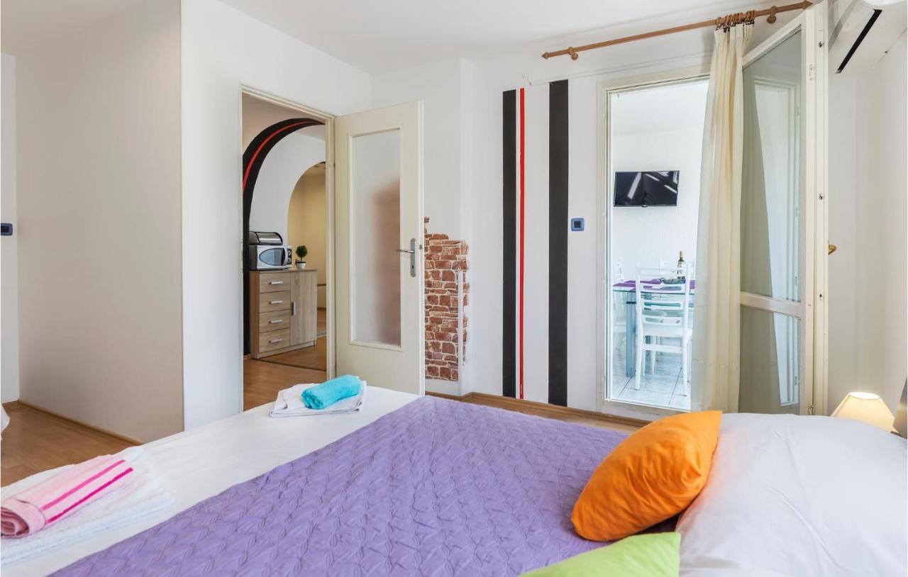 Nice Apartment In Pula With Kitchen المظهر الخارجي الصورة